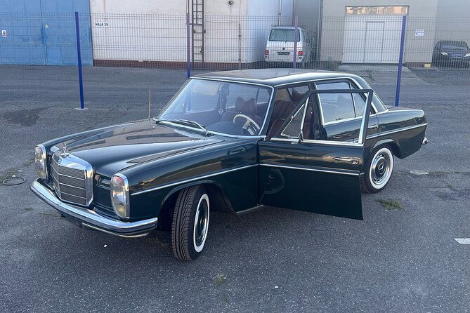 classic-car-express-tour-of-prague