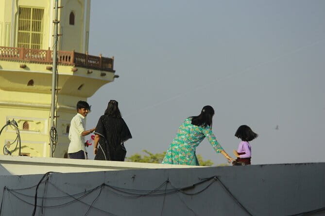 Classic Jaipur 101 Sightseeing, Food and E-Bike Tour - Key Points