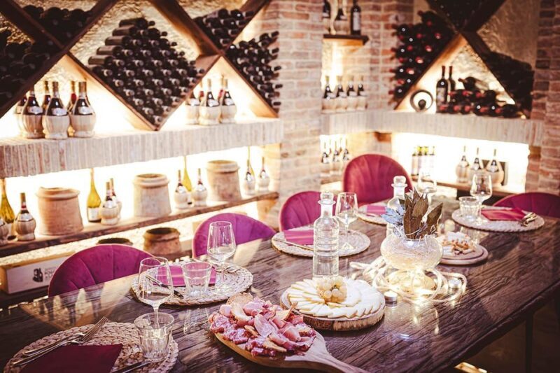 Classic: Lunch with Wine Tasting at Poggio ai Laghi Winery - Introduction