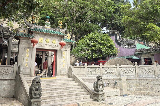 Classic Macau Day Tour: Ferry Pier Pickup & Lunch Included - Transportation & Group Size