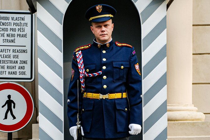 classic-prague-castle-tour-strahov-monastery-castle-district