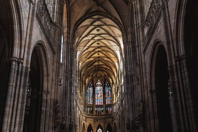 classic-prague-castle-tour-strahov-monastery-castle-district