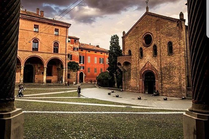 classic-private-walking-tour-bologna