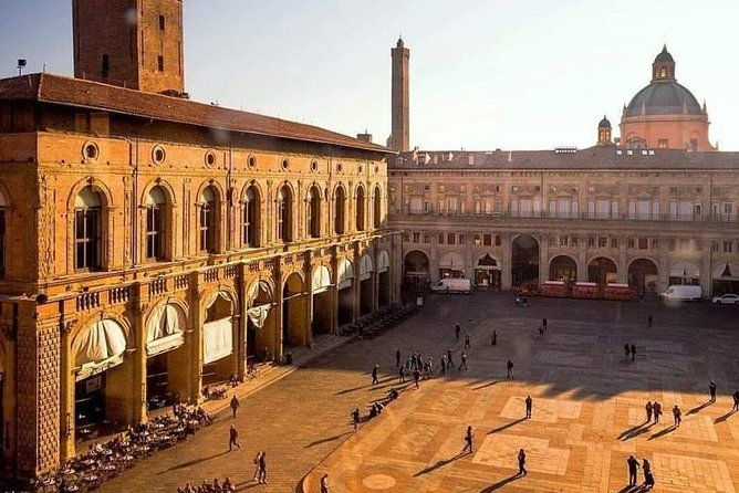 classic-private-walking-tour-bologna