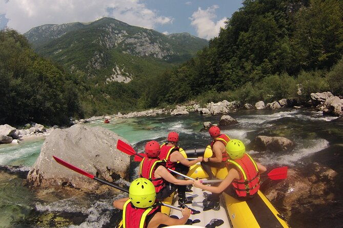 classic-rafting-on-soca-river