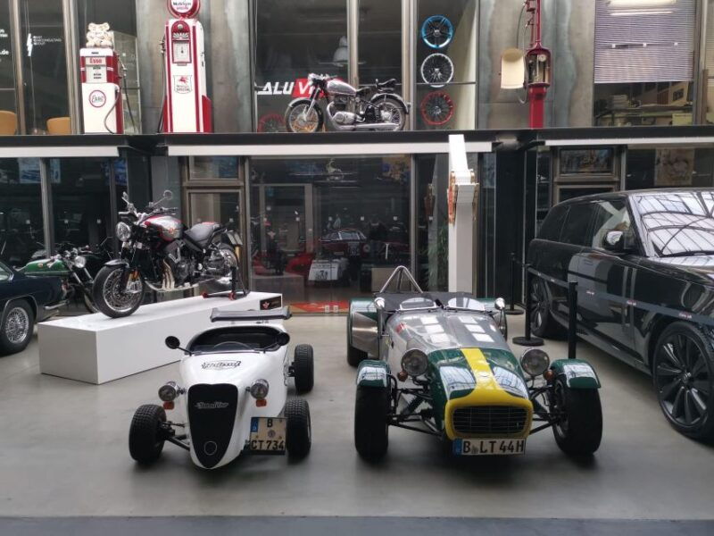 classic-remise-tour-in-a-mini-hotrod