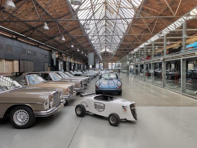 classic-remise-tour-in-a-mini-hotrod