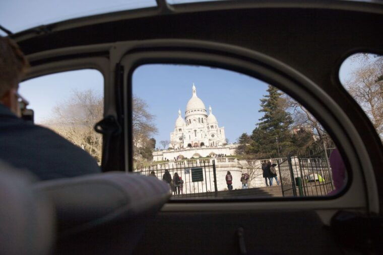 classic-romantic-paris-3-hour-vintage-2cv-tour