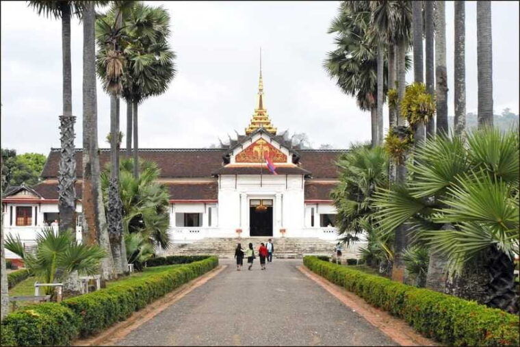 classic-tour-in-luang-prabang-private