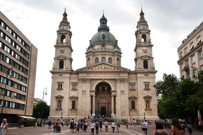 classic-walk-in-budapest