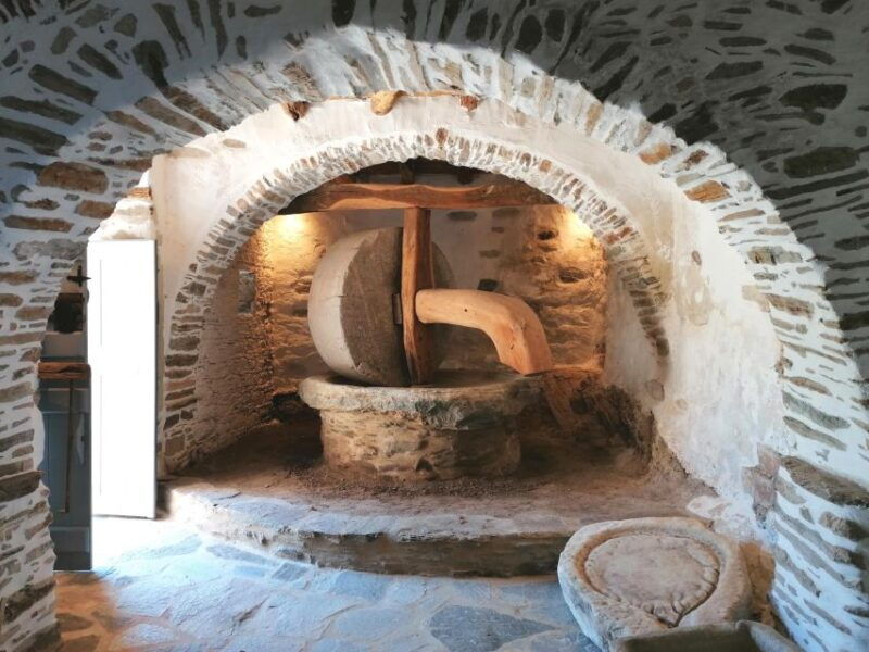 classical-guitar-concert-in-a-historic-olive-press