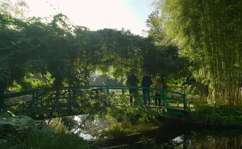 Claude Monet Tour: Giverny,Rouen,Etretat DayTrip from Paris - Transportation and Group Dynamics