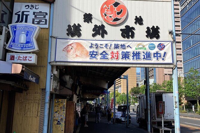 Clean and Walk with Local Guide in Tsukiji Ginza - Exploring the Tour Itinerary: What to Expect