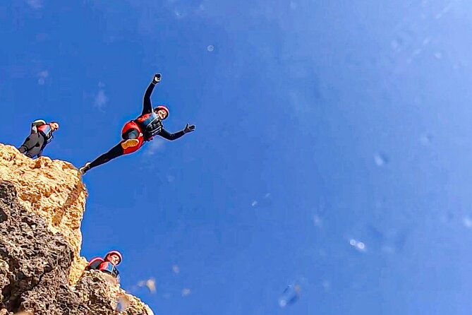 cliff-jumping-tour-coasteering-in-albufeira