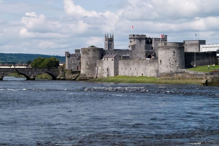 cliffs-of-moher-and-blarney-2-day-tour-from-dublin