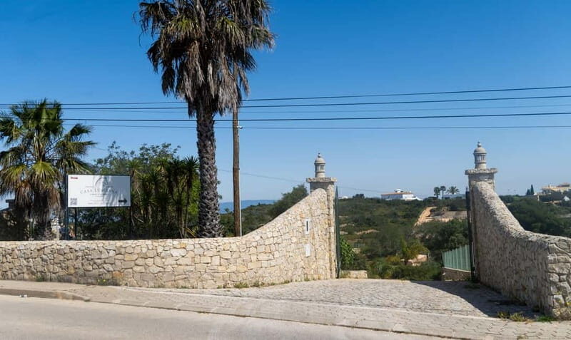 Cliffside Horseback Riding in the Algarve - Frequently Asked Questions