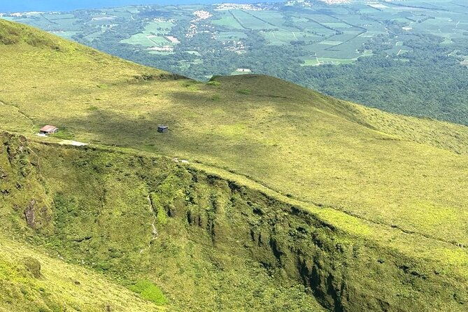 climb-the-pelee-mountain-the-unforgettable-ascension