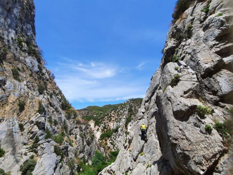 climbing-day-a-climbing-day-on-an-amazing-crag-in-sardinia