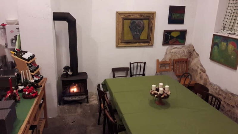 Close to Budapest:Wine Tasting in a Small Cozy Family Winery - Key Points