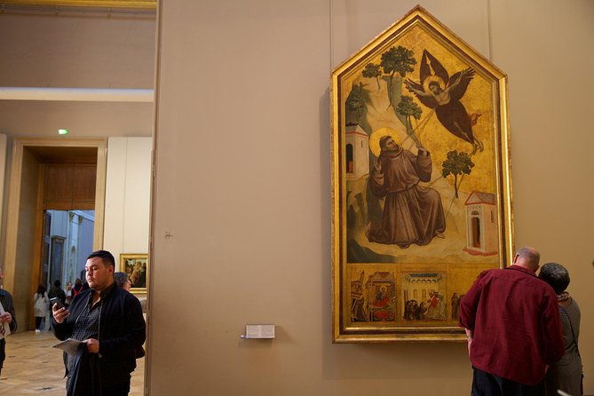 closing-time-at-the-louvre-the-mona-lisa-at-her-most-peaceful