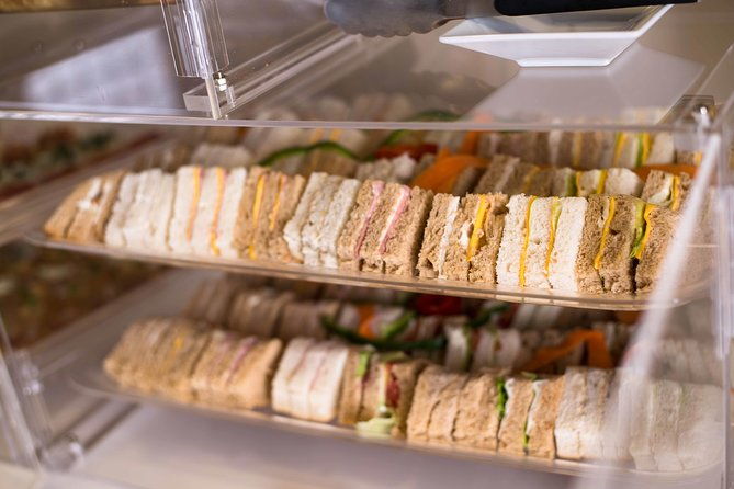 club-mobay-fast-track-lounge-with-private-airport-shuttle