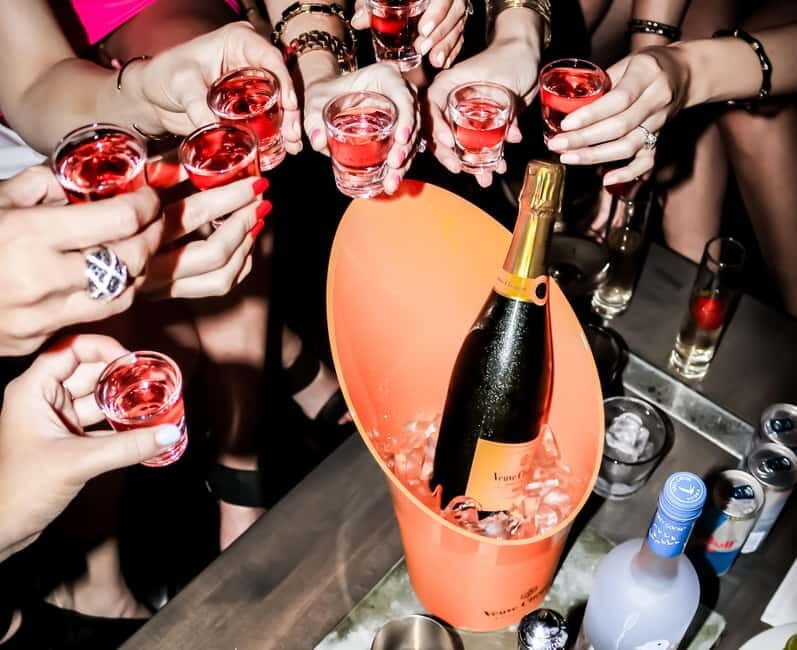 Cluj-Napoca: VIP Dining, Limo ride & Clubbing - Key Points
