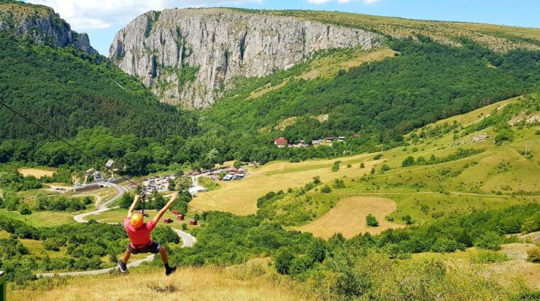 cluj-outdoor-activities-day-trip-with-zip-line-and-hike