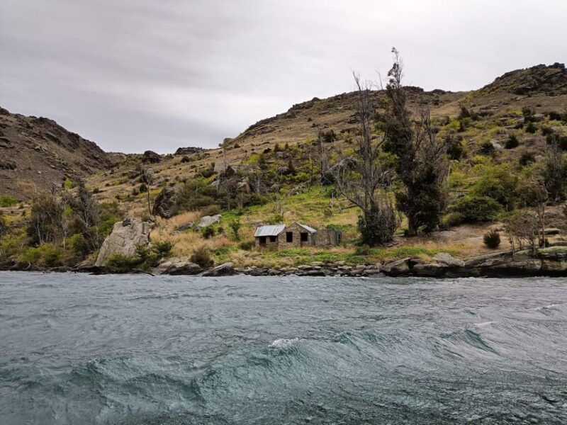 clyde-roxburgh-gorge-trail-bike-ride-with-jet-boat