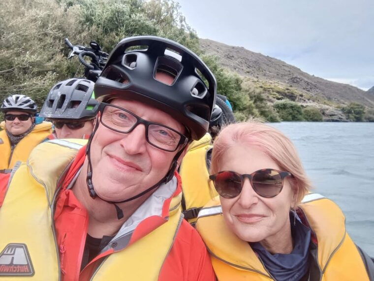 clyde-roxburgh-gorge-trail-bike-ride-with-jet-boat