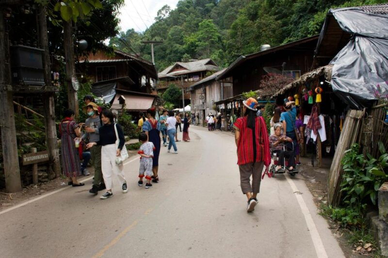 cnx-trekking-villager-living-in-forest-tea-coffee-farm