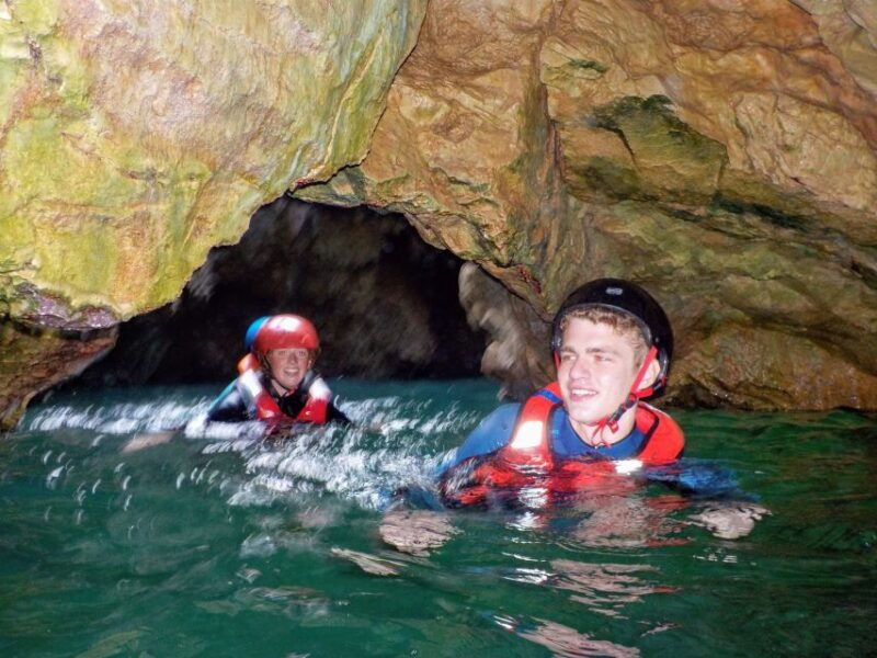 coasteering-algarve-cliff-jump-swim-climb-in-sagres