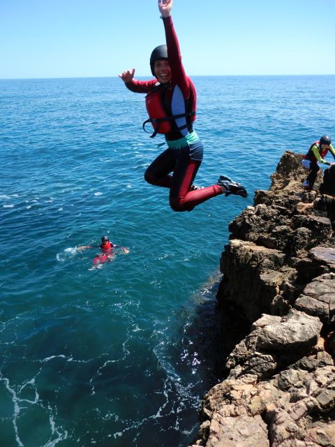 coasteering-algarve-cliff-jump-swim-climb-in-sagres