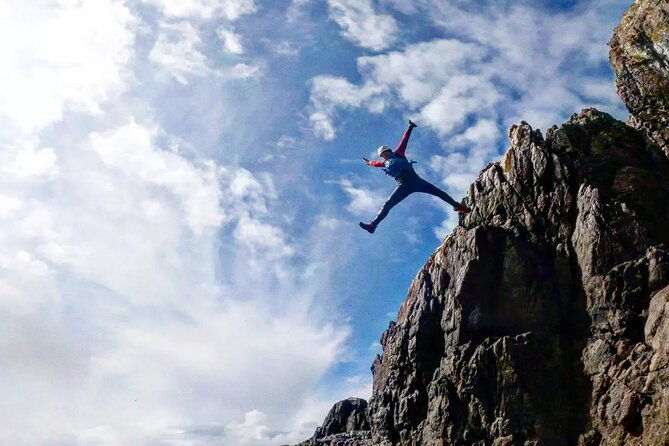 coasteering-cliff-jumping-scrambling-wild-swimming-on-anglesey