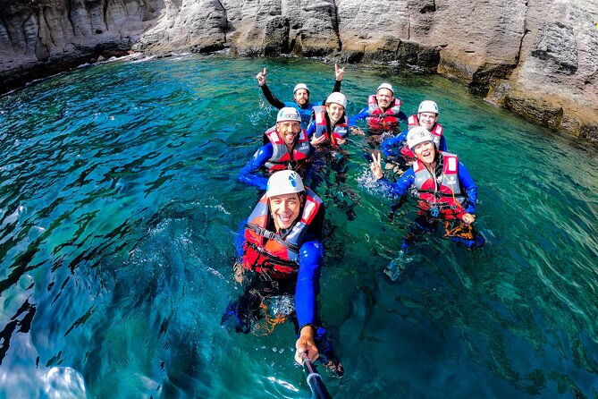 coastering-in-gran-canaria-aquatic-route-in-the-ocean-cliffs