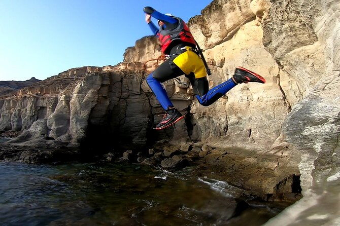 coastering-in-gran-canaria-aquatic-route-in-the-ocean-cliffs