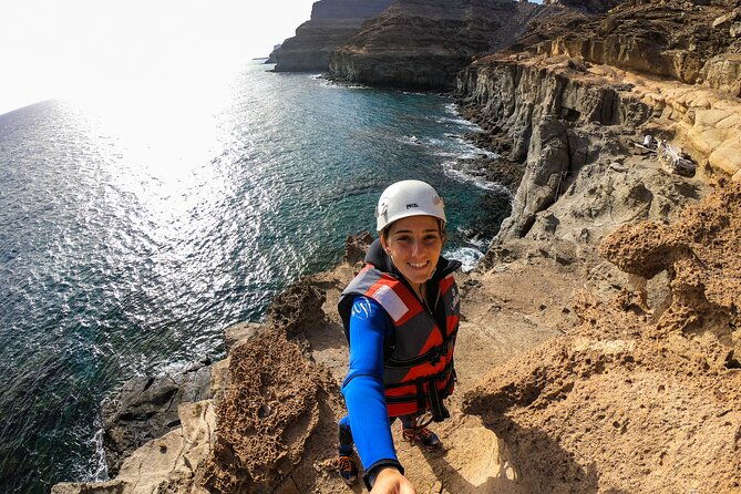 coastering-in-gran-canaria-aquatic-route-in-the-ocean-cliffs