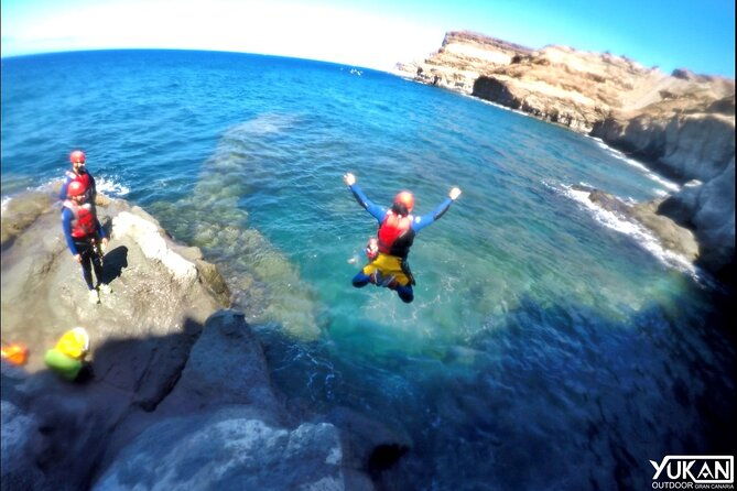 coastering-in-gran-canaria-aquatic-route-in-the-ocean-cliffs