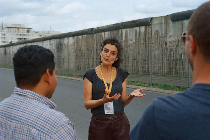 Cold War and Berlin Wall Tour in Italian - The Experience: A Practical and Compelling Overview
