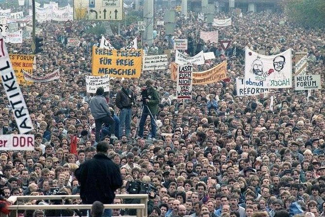 cold-war-walking-tour-of-berlin
