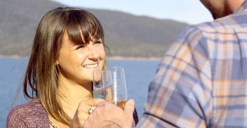 Coles Bay: Wineglass Bay Adults-Only Cruise with Lunch - The Sky Lounge: A Quiet Sanctuary