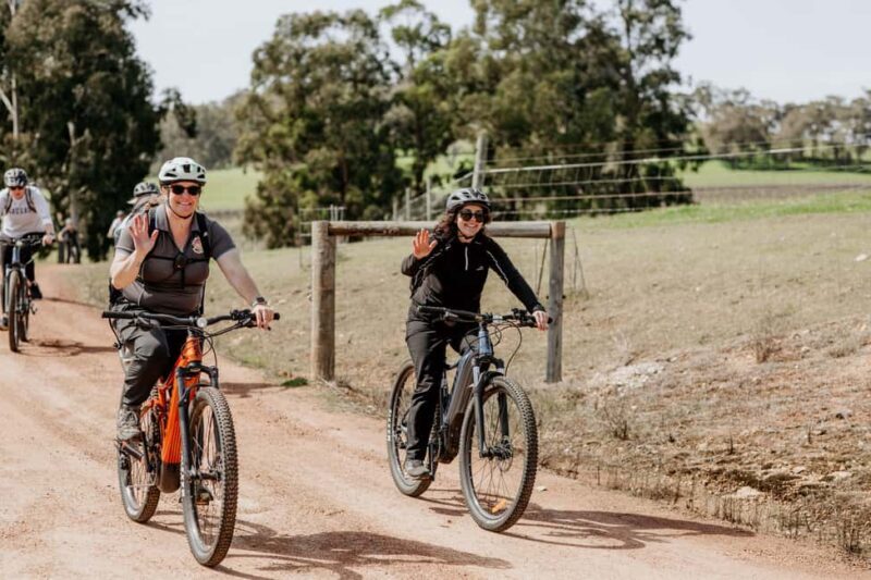 Collie: E-Bikes and Gourmet Delights - Introduction to the Experience