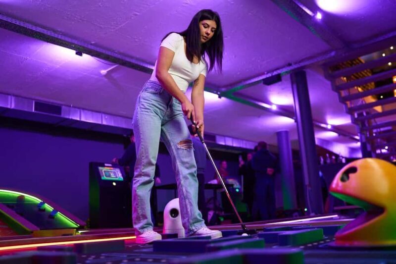 Cologne: Adventure Minigolf  Interactive tour through movie sets! - Key Points