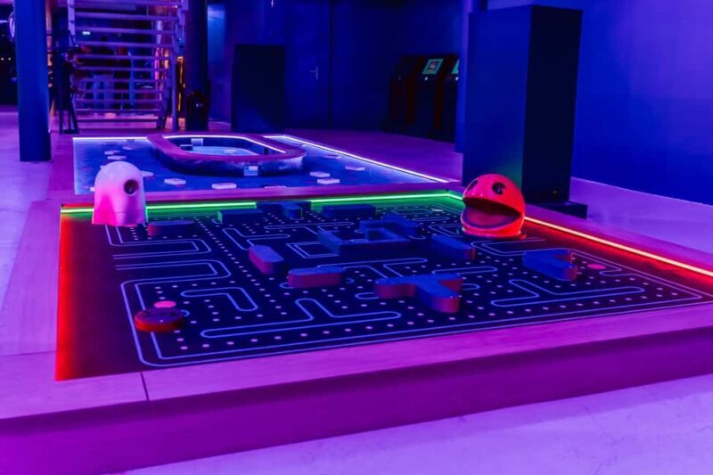Cologne: Adventure Minigolf  Interactive tour through movie sets! - The Experience in Detail