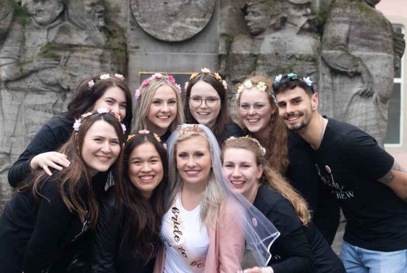 cologne-bachelor-party-tour-in-the-old-town-with-photoshoot