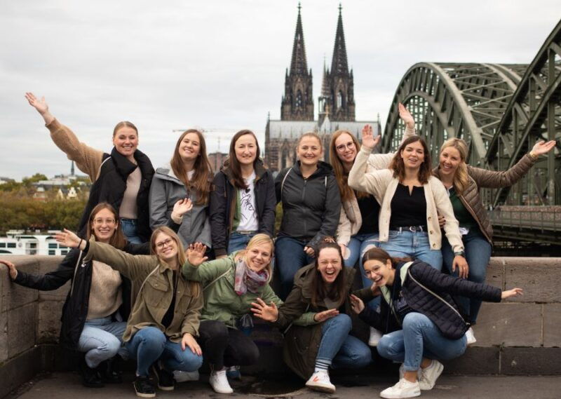 cologne-bachelor-party-tour-in-the-old-town-with-photoshoot
