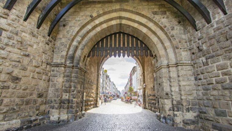 cologne-capture-the-most-photogenic-spots-with-a-local