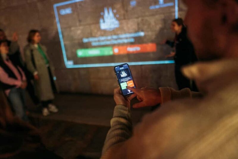 Cologne: Cologne Cathedral & Old Town in the evening  interactive tour with projector - Final Thoughts: Why This Tour Stands Out