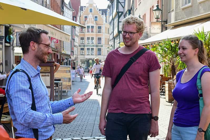 cologne-entertaining-guided-tour-to-old-town-highlights