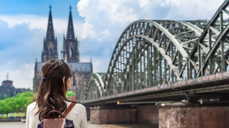 cologne-entertaining-guided-tour-to-old-town-highlights