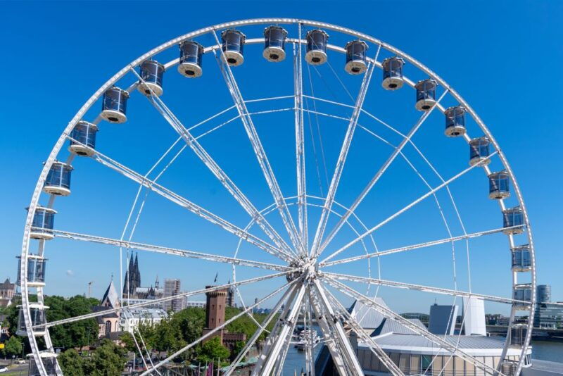 cologne-ferris-wheel-in-front-of-the-cologne-zoo